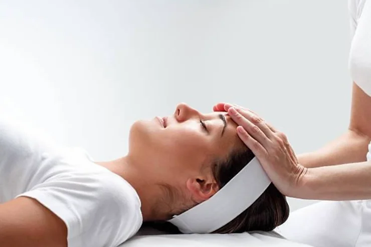 Reiki Treatman on Woman
